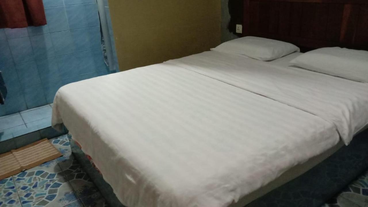 Tabin Lodge Budget Stay Lahad Datu Esterno foto