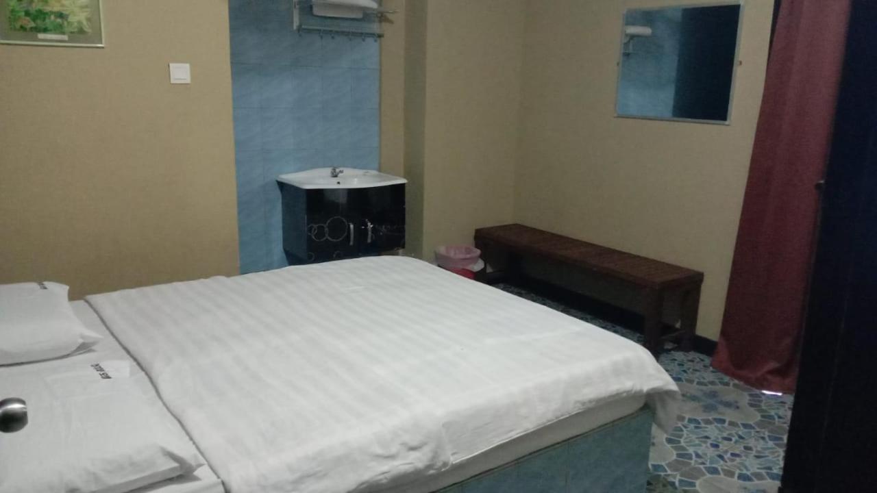 Tabin Lodge Budget Stay Lahad Datu Esterno foto